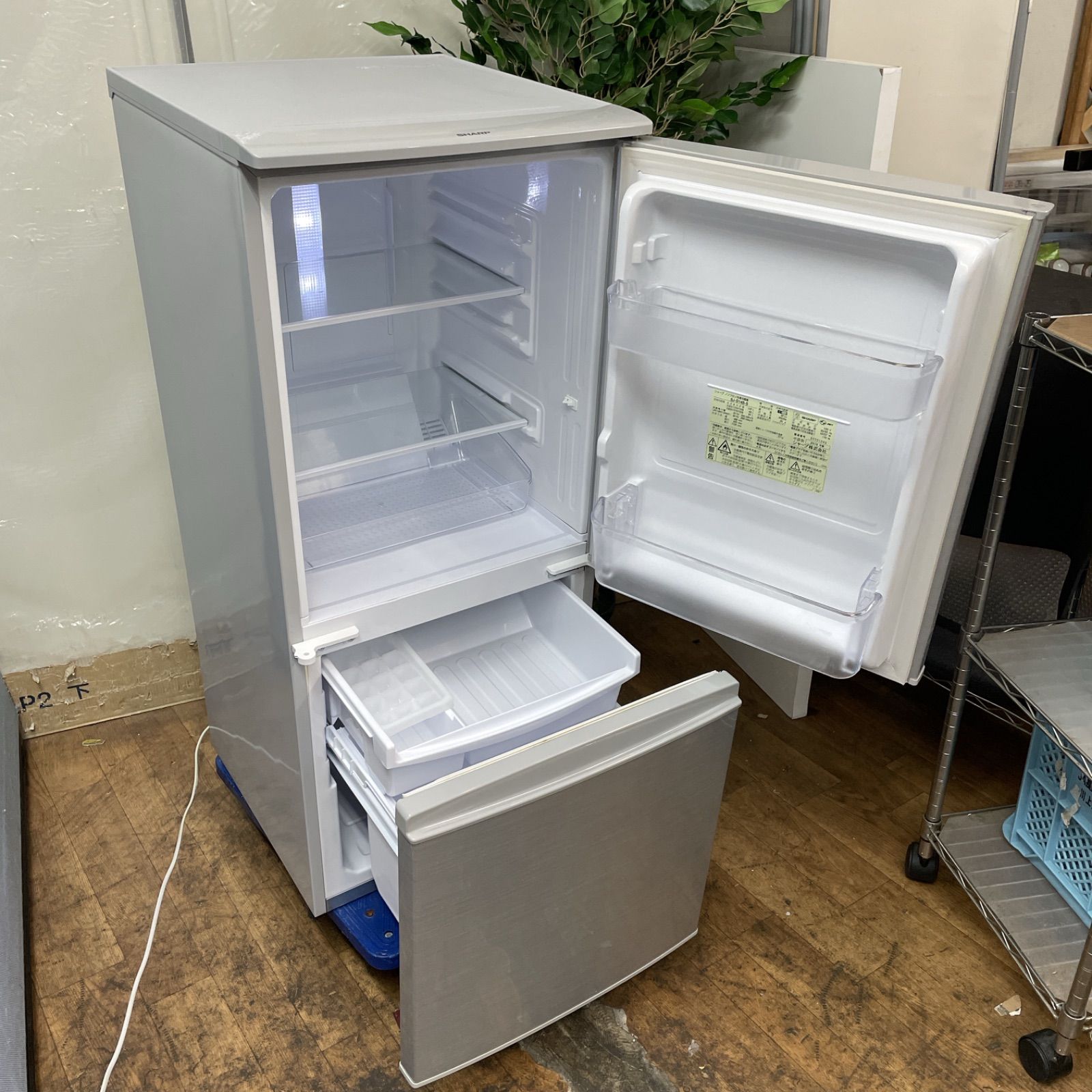 SHARP/シャープ 2ドア冷蔵庫 137L SJ-14E7-KW 2020年製 ホワイト