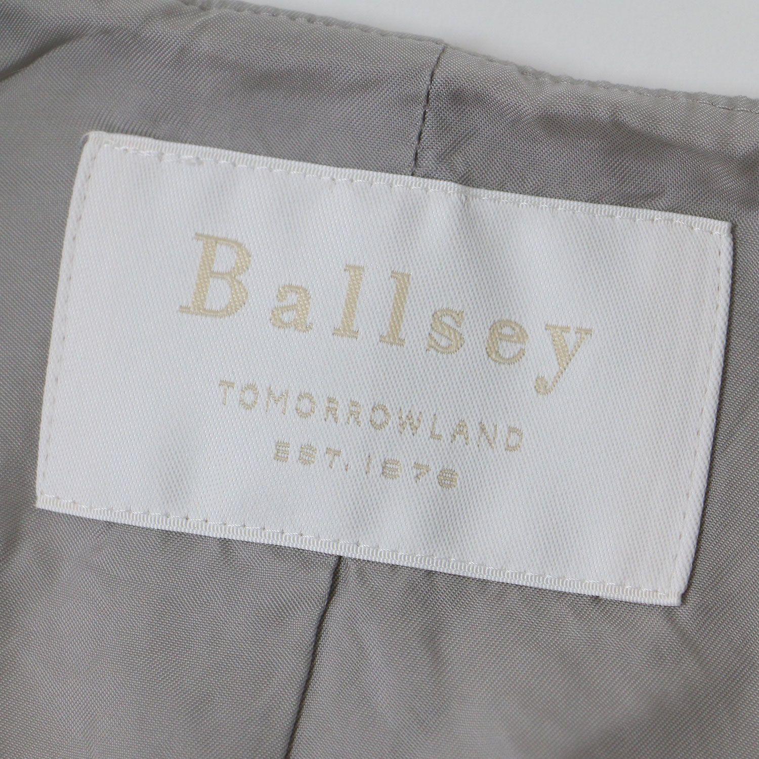 美品 Ballsey ボールジー ベスト ライトグレー サイズ:36(9号) ニットジョーゼット Vネック ロング ジレ ストレッチ ストレート ダブルブレスト 日本製 トップス【レディース】