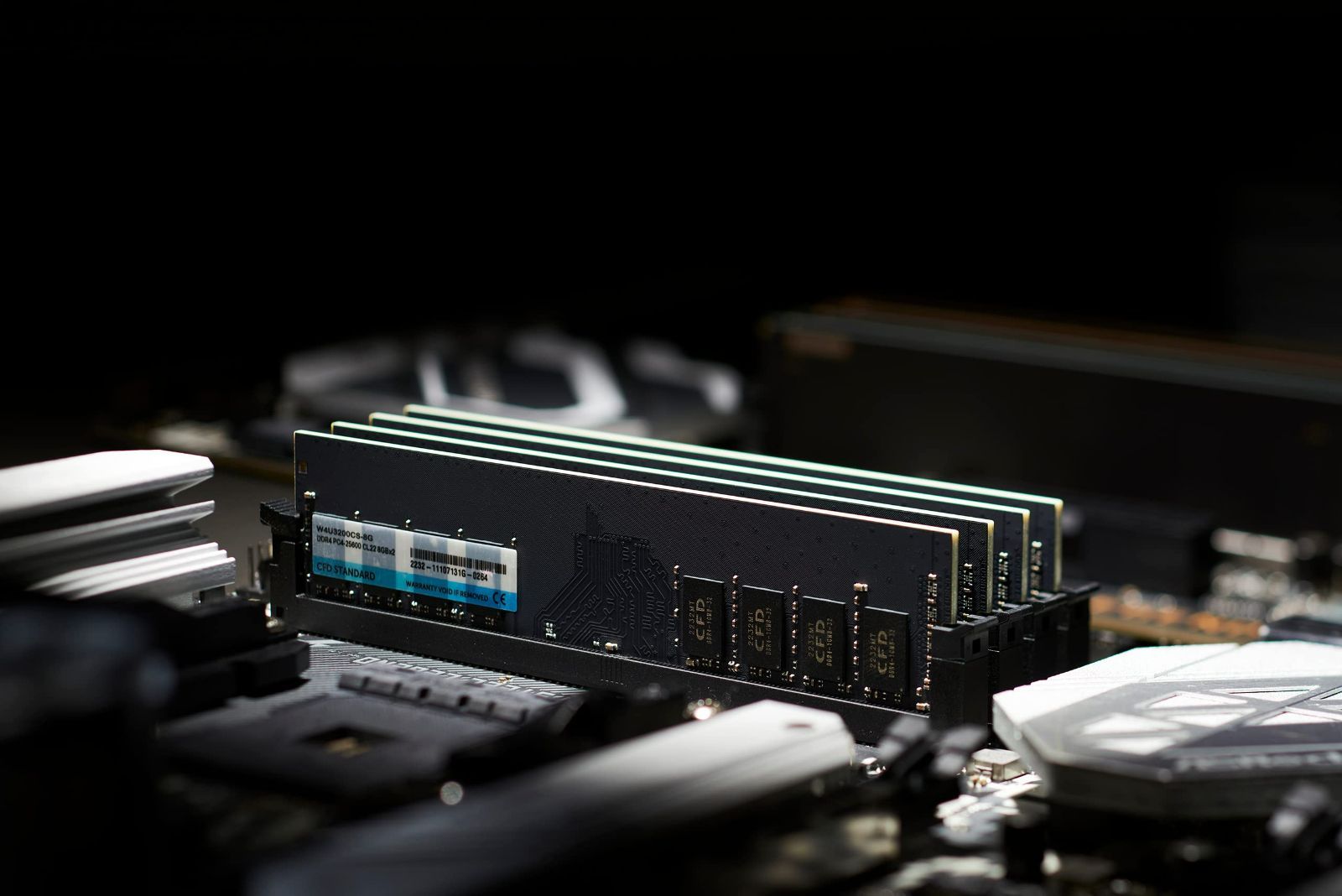 新着商品】DDR4 3200 メモリ (PC4-25600) デスクトップ用 16GB×2枚 
