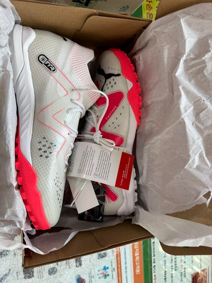 【雷市場（ポンジャン）商品韓国直送】PUMA(プーマ) フューチャー ウルトラ・アルティメット ケージ サッカーシューズ