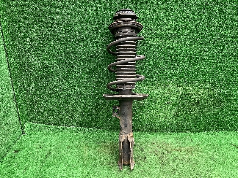 ヤリス MXPH15 左フロントストラット ハイブリッドG 4WD J0943-14703 48520-K0060 3T3