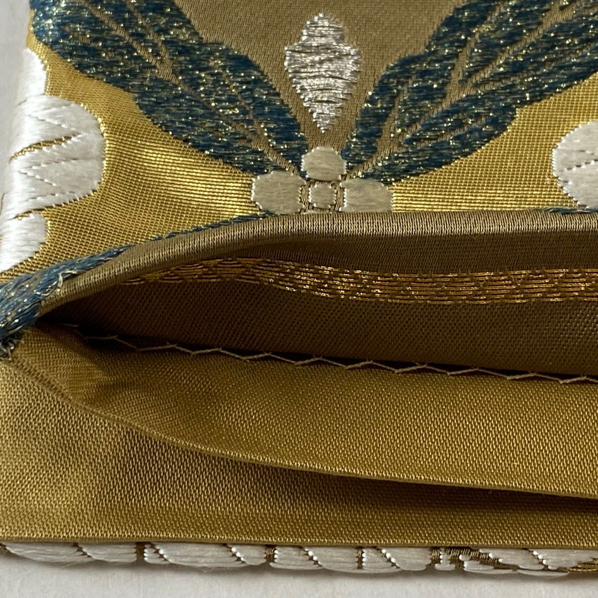 ⑥④①七宝 夏帯 正絹 唐織 金糸 六通 袋帯 未使用品 袋帯 美品 逸品 七宝 花 唐織 箔 金色 六通 正絹 【中古