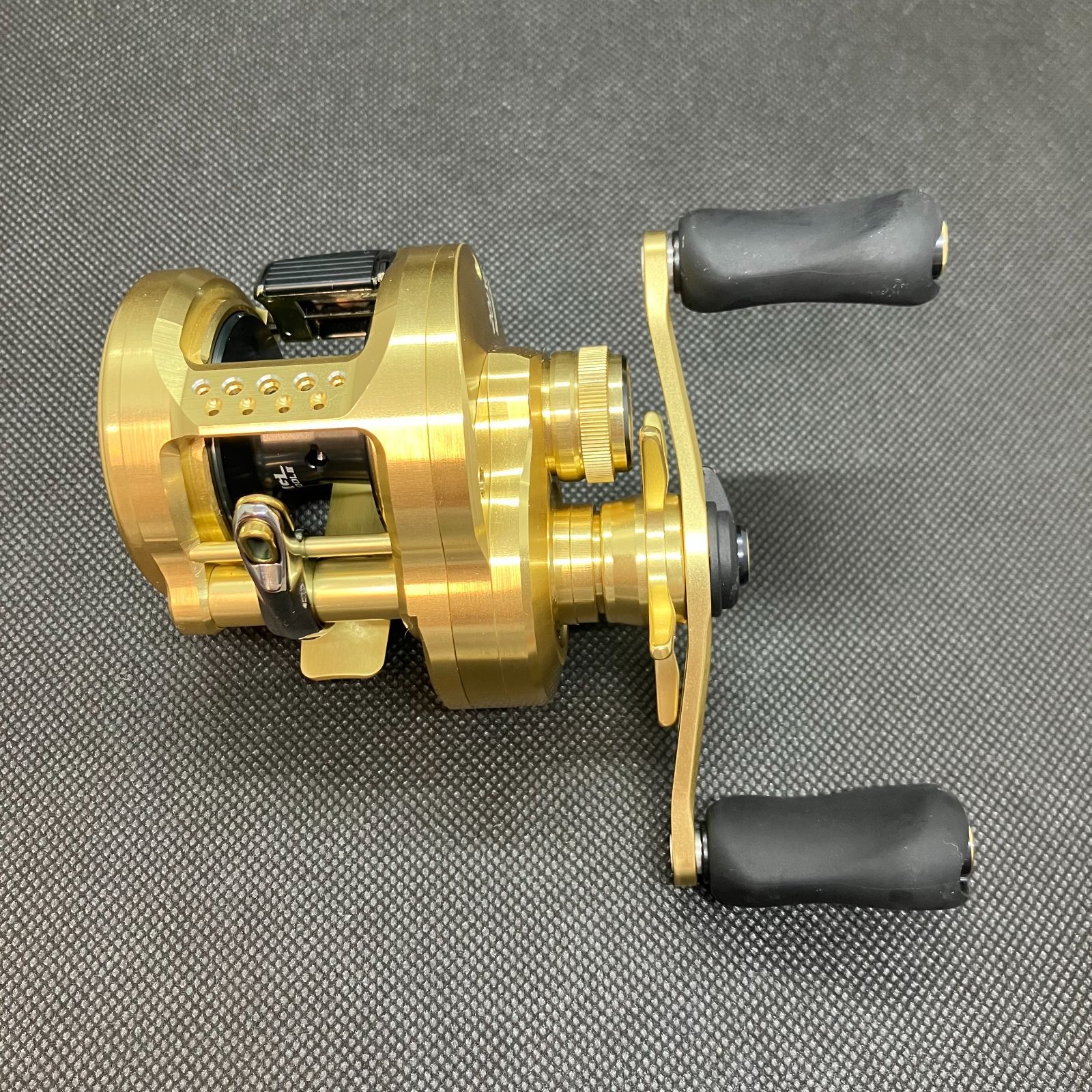 【併売】SHIMANO シマノ カルカッタ コンクエスト 201XG ベイトリール【むつ73-0329】