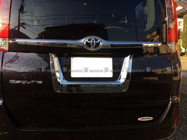 80 エスクァイア 前期　ブラックテーラード　リアガーニッシュ　スモークメッキ エスクァイア 80 85 前期 メッキバックドアガーニッシュ 80