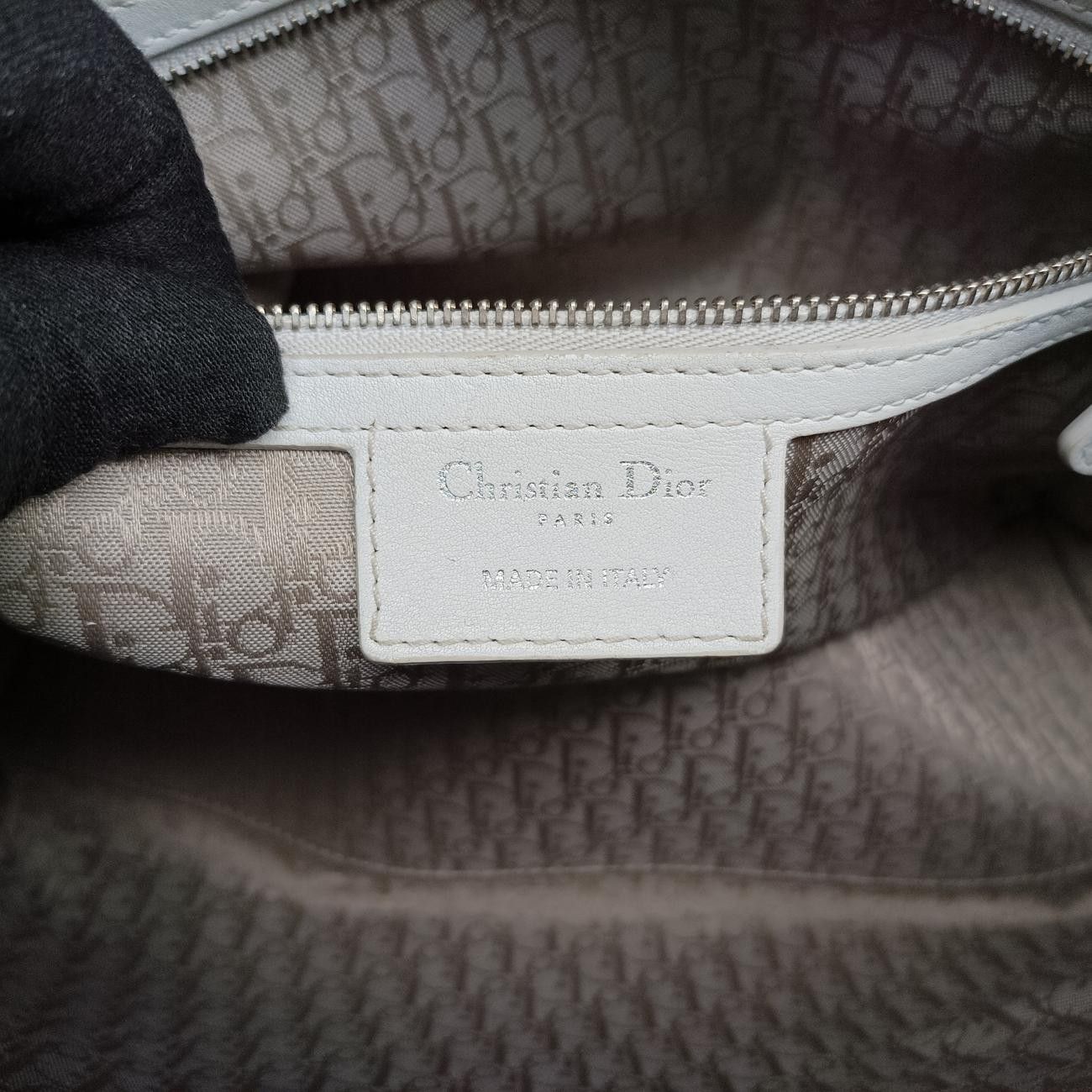 Diorレディ ディオールホワイトパテント16-BO-1101