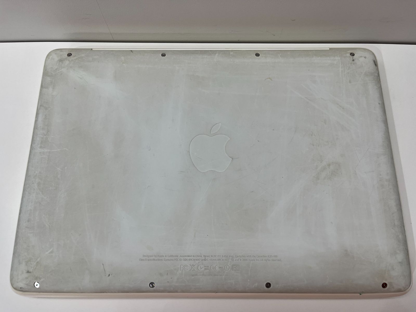 apple MacBook A1342 2009 Core 2 Duo 2.26GHz / 2GB / SSD 240GB新品