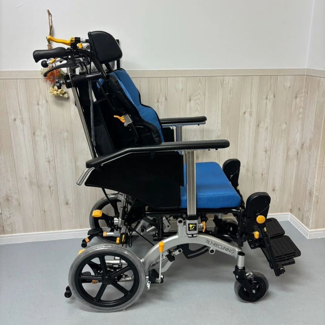 松永製作所 MATSUNAGA 介助式車椅子 リクライニング 車椅子 MH-改 松永