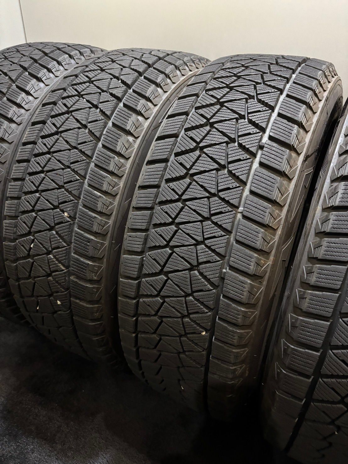 225|60R18 BRIDGESTONE|DM-V2 18年製 スタッドレス 4本 ブリヂストン ブリザック ハリアー RAV4 NX 南7-I142