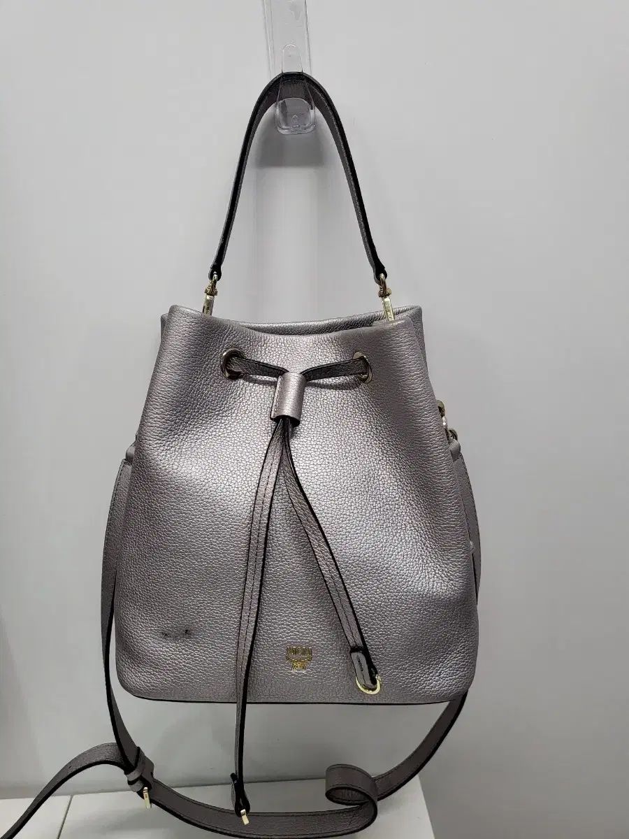 MCM 銀色 巾着 トート-クロスバック 送料無料 メルカリshop取引では対象外