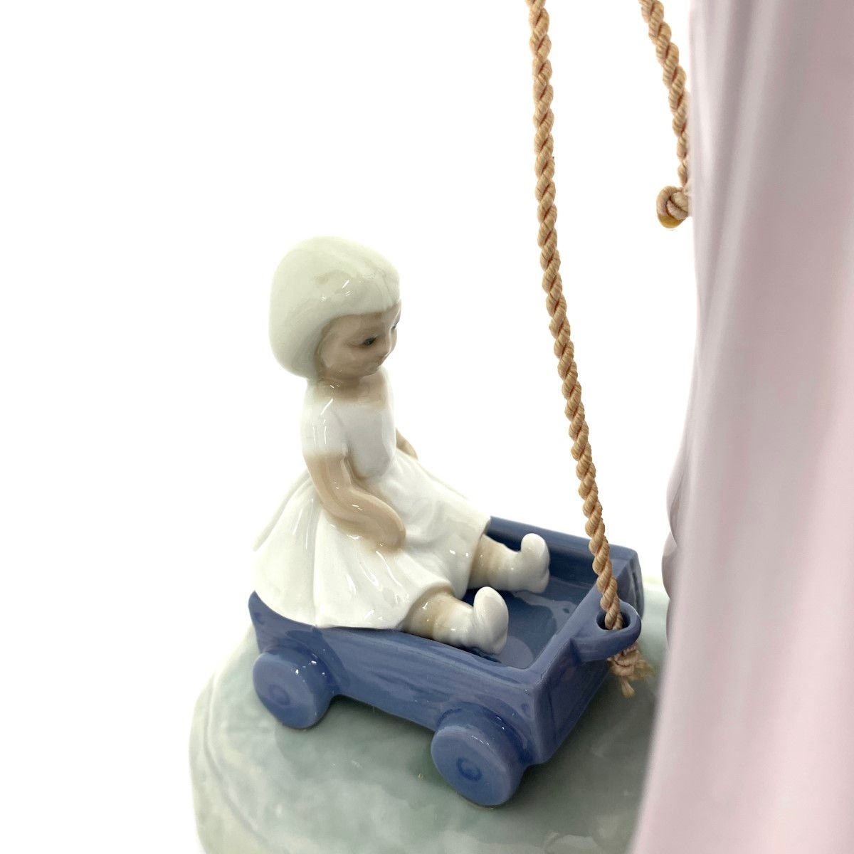 LLADRO リヤドロ フィギュリン マルチカラー お人形をのせて 陶器