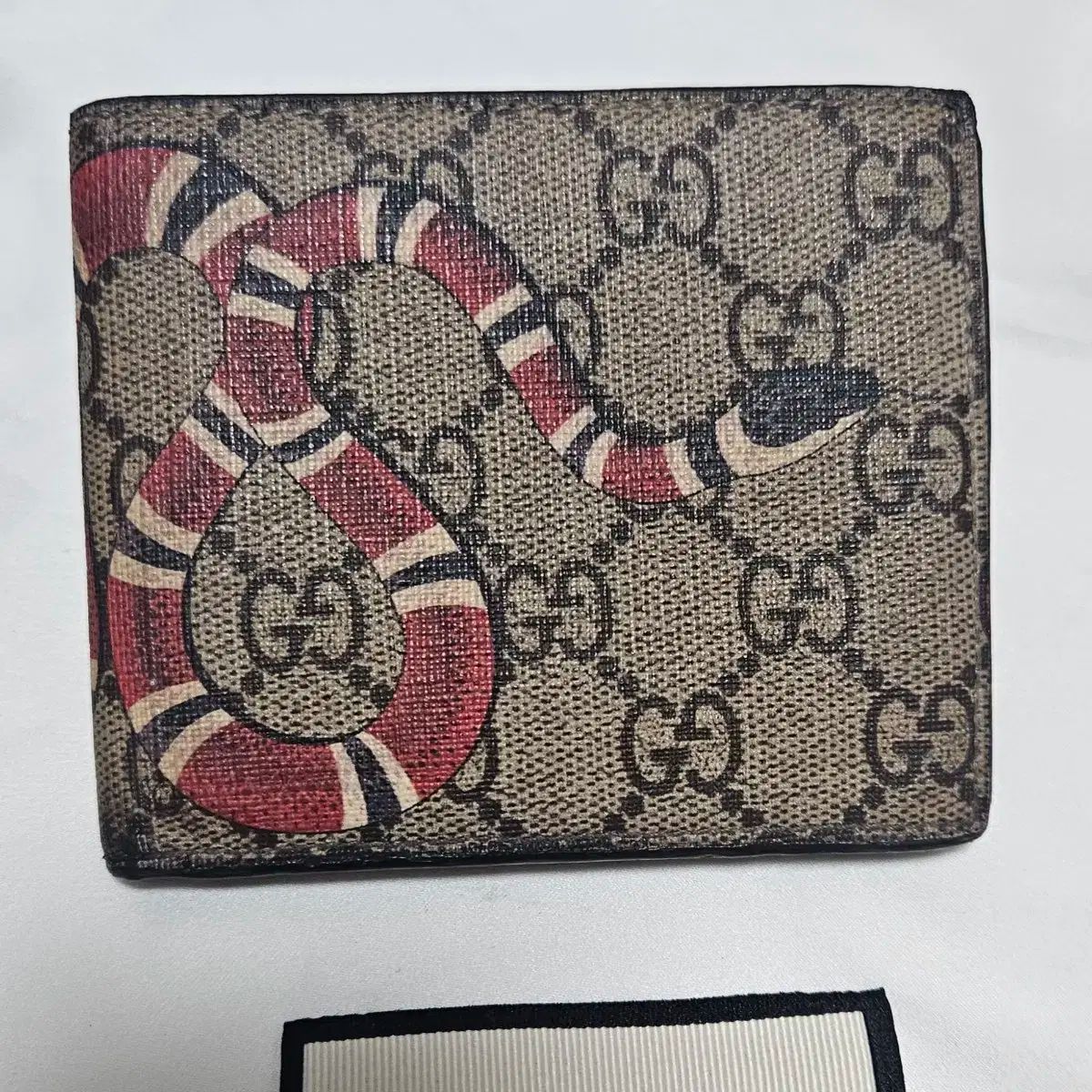 GUCCI グッチ 二つ折り財布 単品 日常生活での使用感 私はそれを持っている