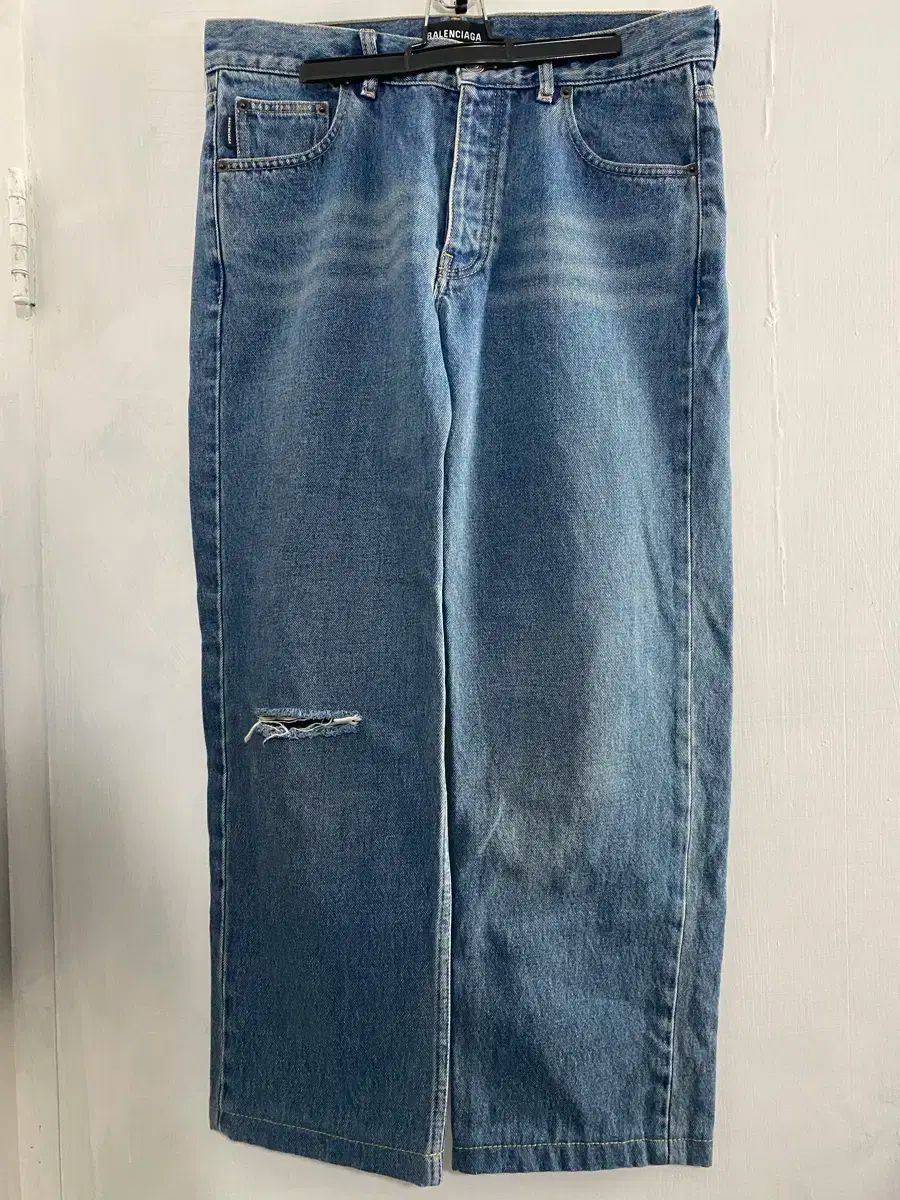 【雷市場（ポンジャン）商品韓国直送】 BALENCIAGA(バレンシアガ) デニムパンツ (店内正規品)