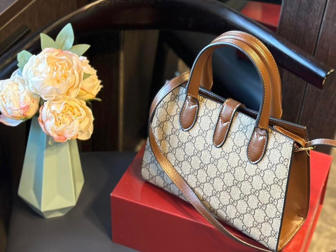 OLDGucci GGパターン トートバッグ Gucci GGパターン トートバッグ - メルカリ