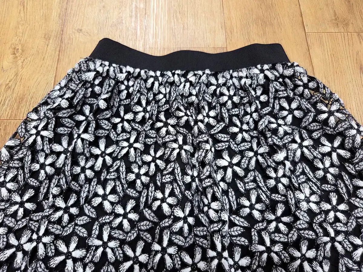 セルフポートレート self ー portrait デイジー ギピュール ギャザースカート 44 CAMPINGPARCCENTRAL_COM