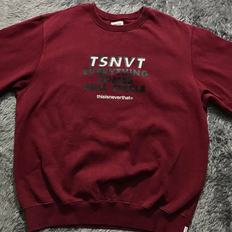 XL 兼用 thisisneverthat(ディスイズネバーザット) オーバーサイズ パーカー
