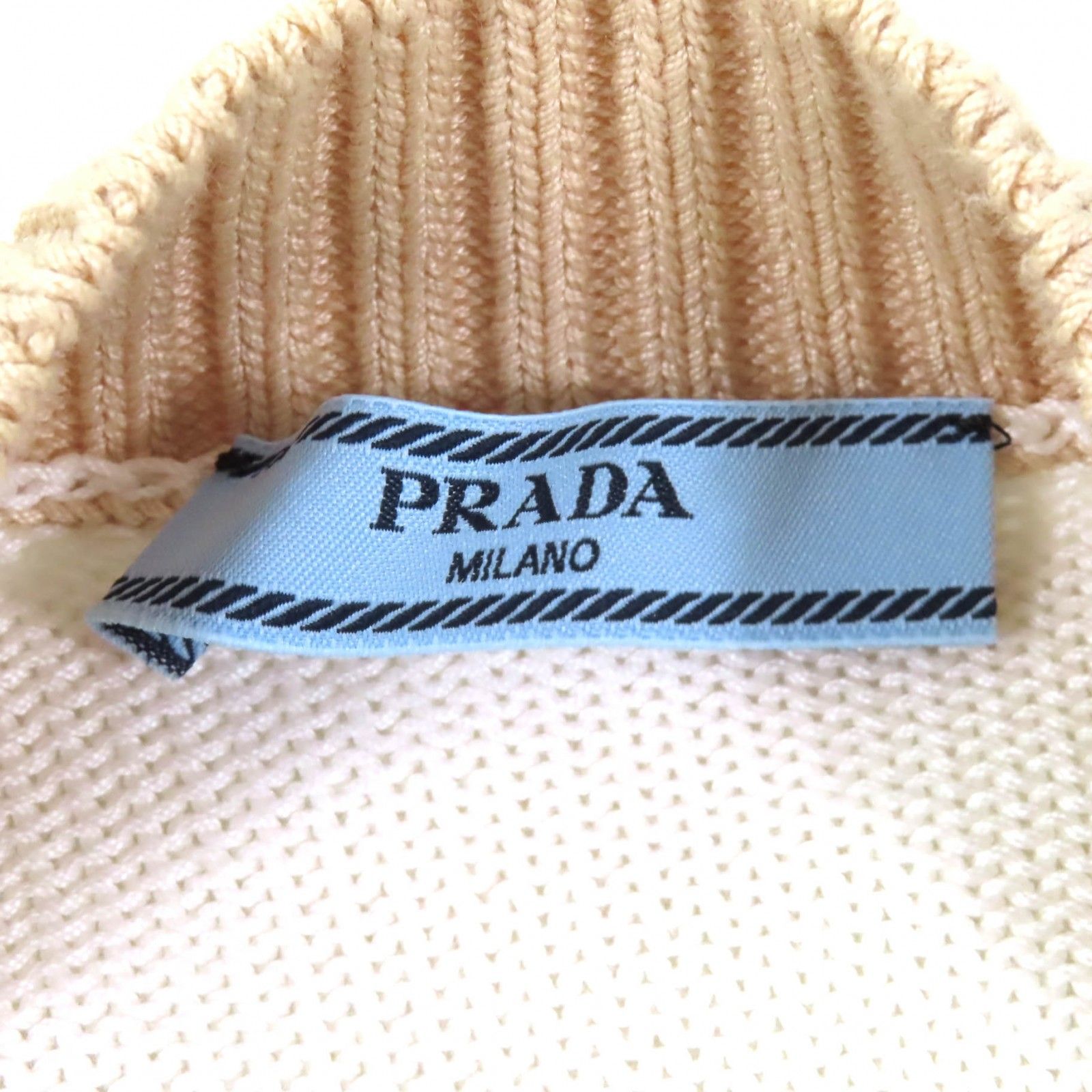美品★PRADA プラダ 23SS P25I04 コットン100％ ロゴ刺繍入り クロップド丈 半袖 カーディガン ホワイト べージュ 36 定価203500円 美品☆PRADA プラダ 23SS P25I04 コットン100％ ロゴ刺繍入り