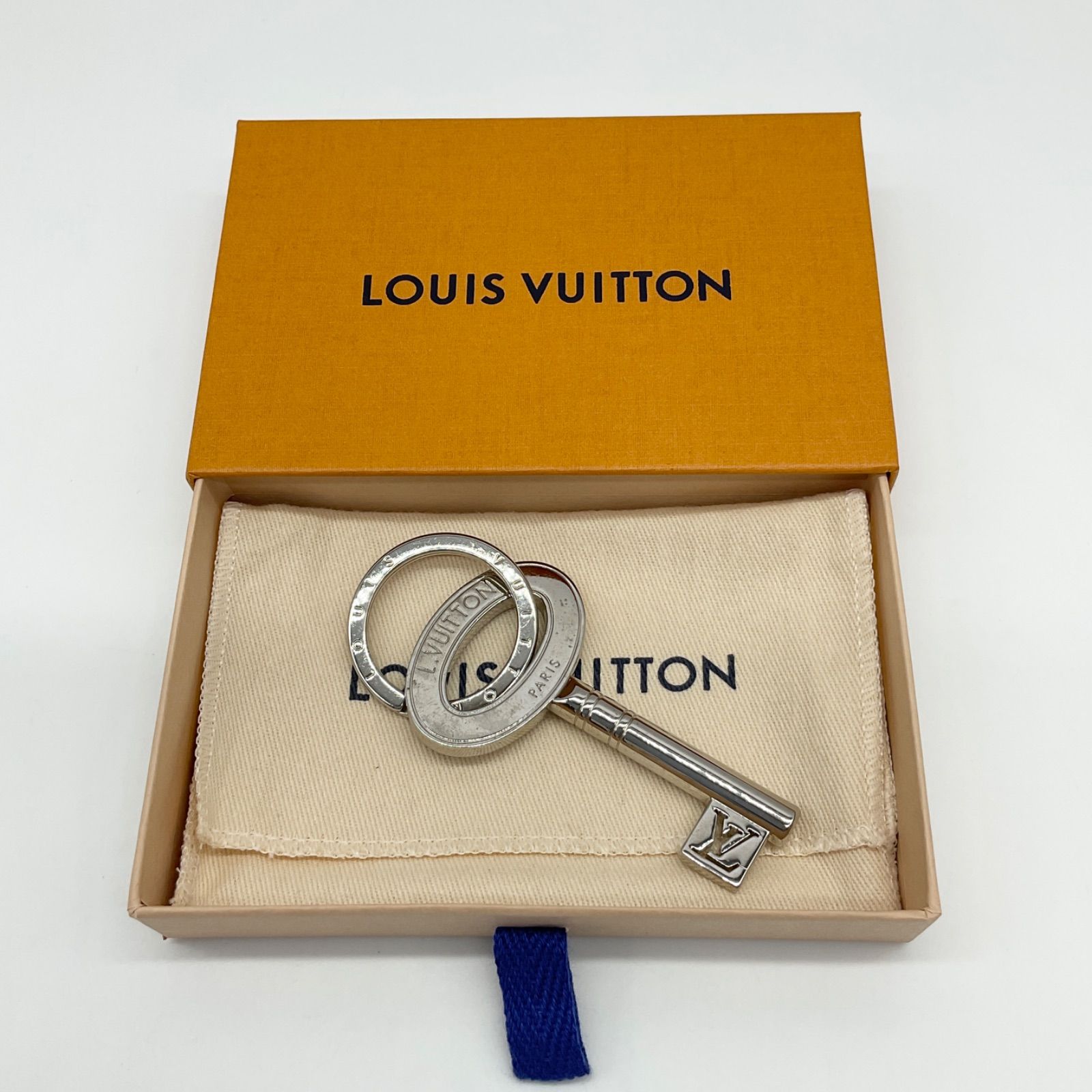 ルイヴィトン ポルトクレ トラベルキー チャーム M67143 DI1200 31730376_3.jpg