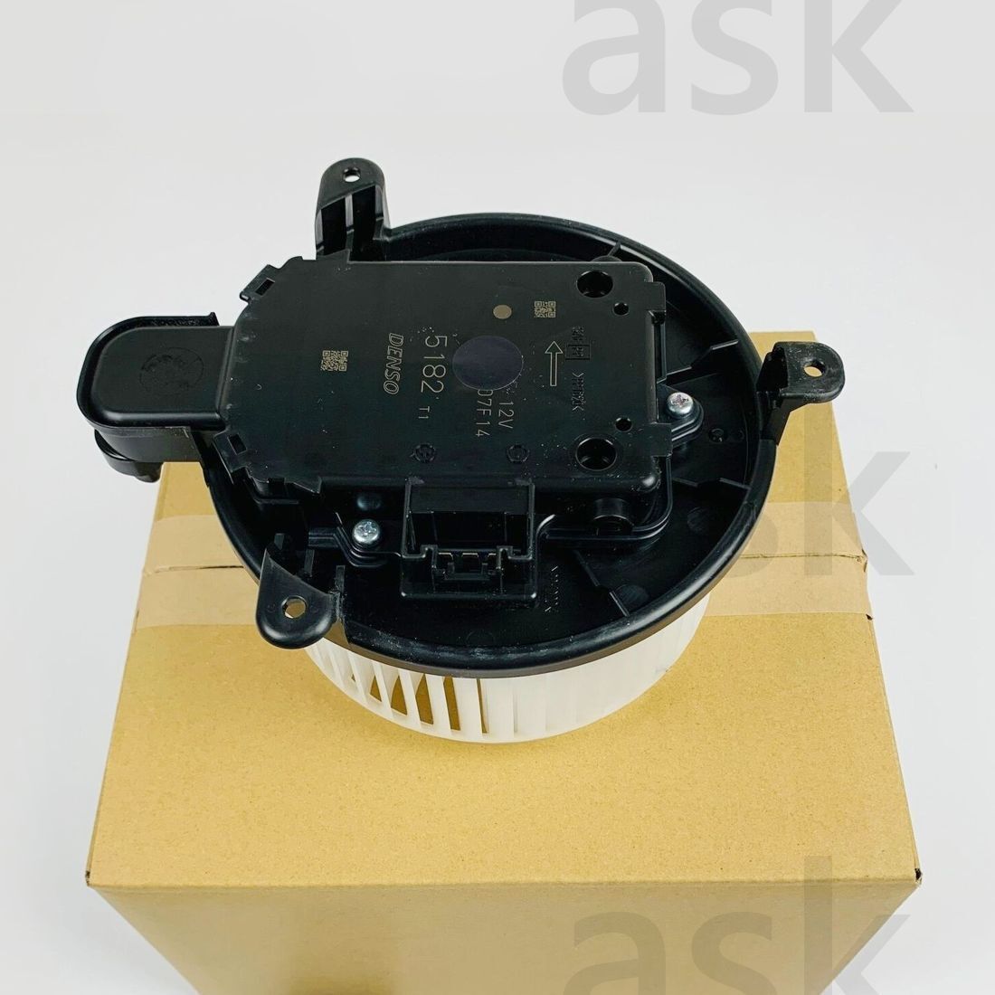 沖縄】新品 ミライ, レクサス CT200H, HS250H用 ヒーター