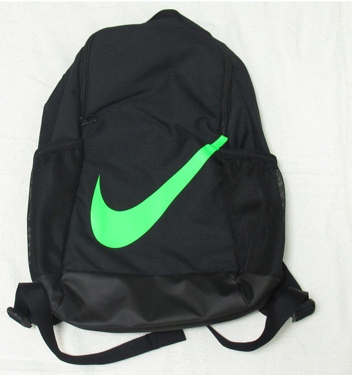 新品 NIKE(ナイキ) リュック バックパック 18L 黒色 4100円