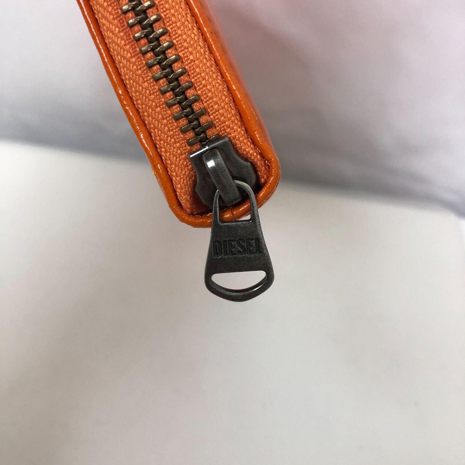 美品 DIESEL ファスナー ラウンド ピアス セット F252007 楽天市場】DIESEL ディーゼルラウンドファスナー小銭入れ付き二