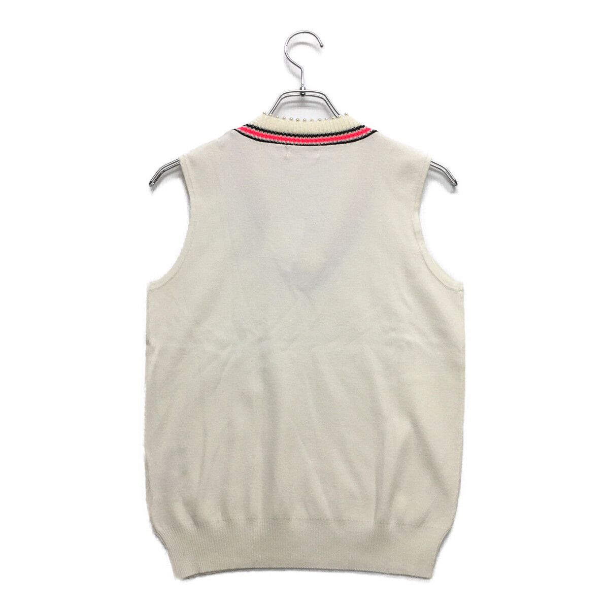 新品未使用　31900円の品　archivio レディース ベスト サイズ36 未使用品 レディース アルチビオ archivio ベスト 36(S) 白 ホワイト V