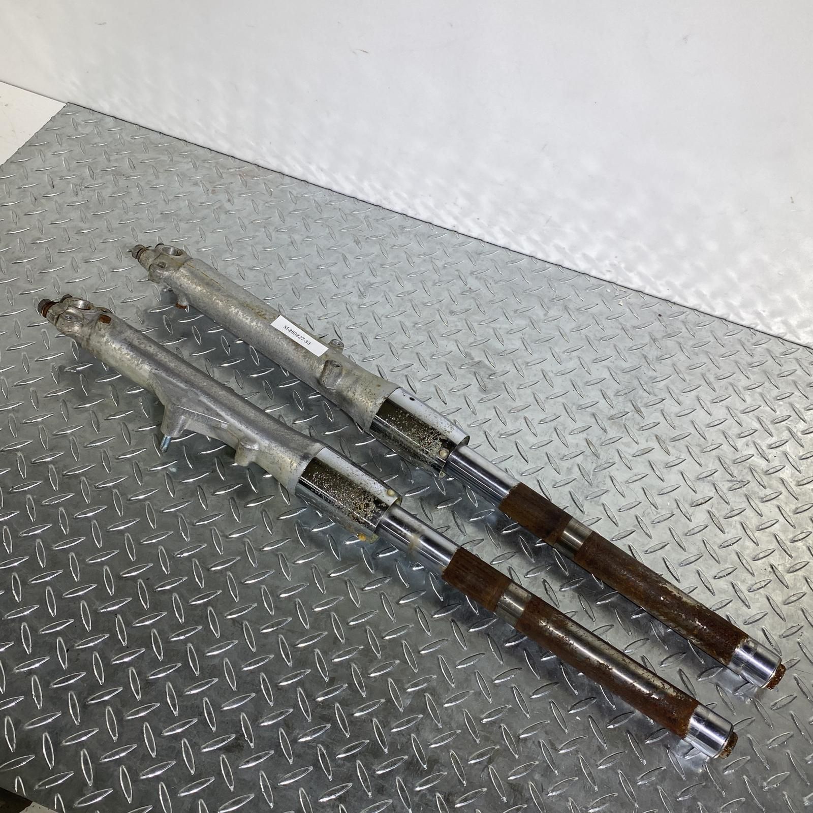 美品　GPZ400F GPZ550 フロントサスペンスション　フロントフォーク 美品 GPZ400F GPZ550 フロントサスペンスション フロント