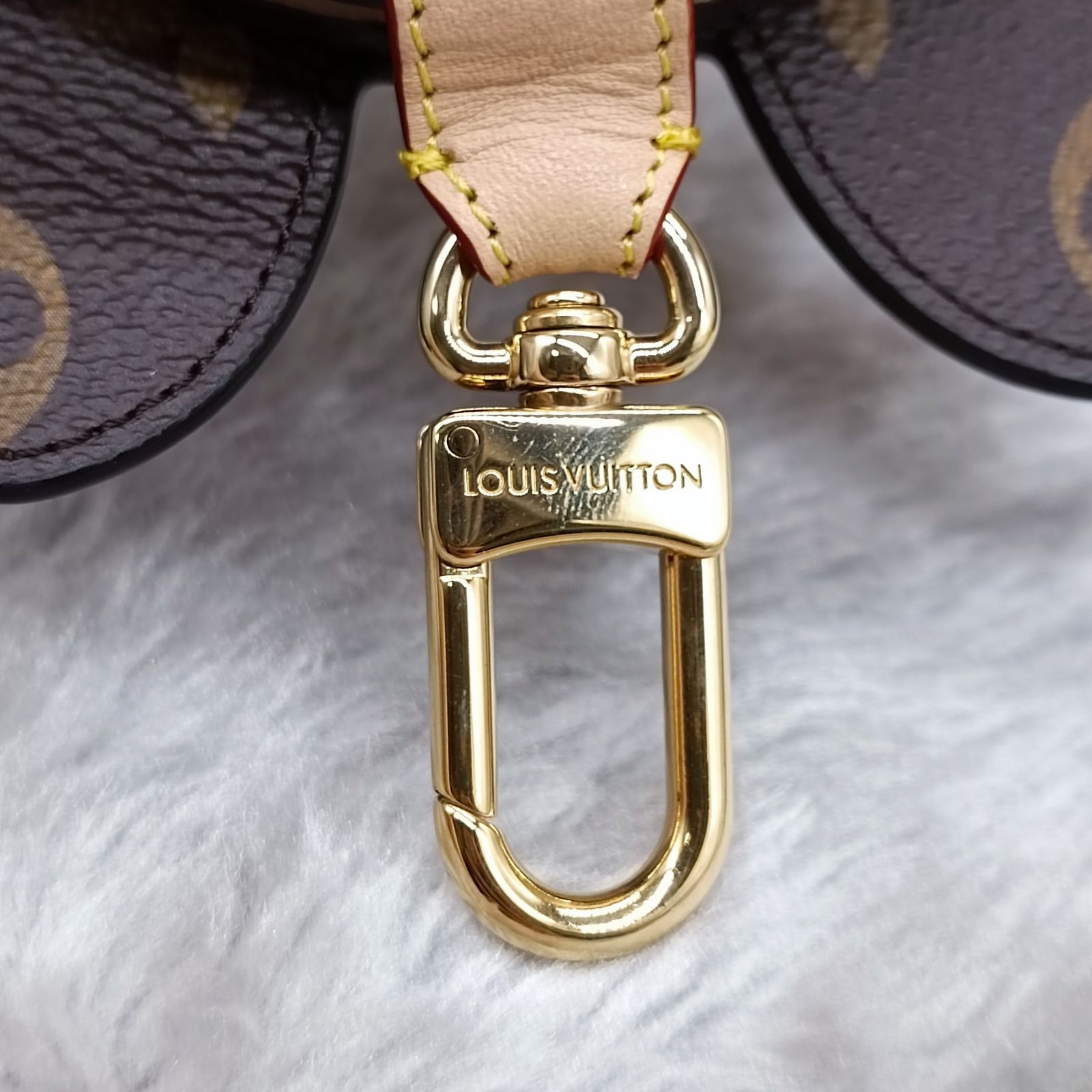 【セール中】 LOUIS VUITTON バッグホルダー チャーム ブルドック セール中】 LOUIS VUITTON バッグホルダー チャーム ブルドック