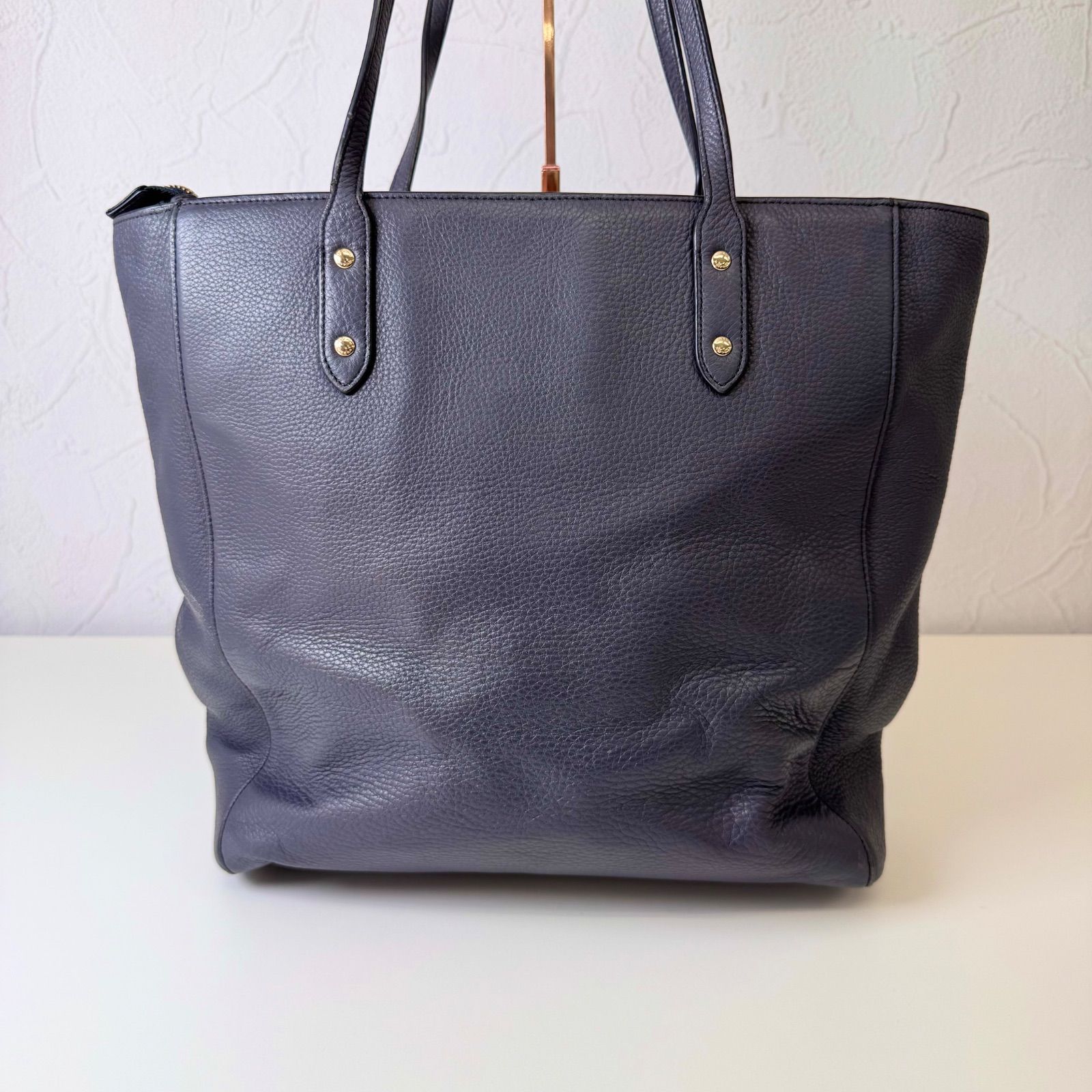 ◎人気◎COACH 大容量 シボ革 トートバッグ A4収納 ネイビー ✨Dランク COACH コーチ トートバッグ 肩掛け A4 大容量 ターン