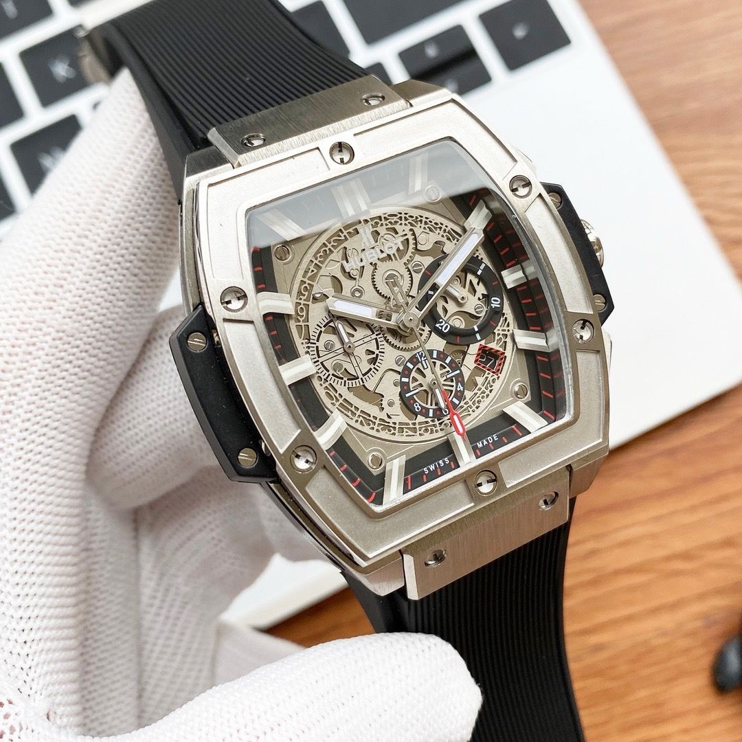 新品未使用 箱付 Hublot 腕時計です 専用ページ - メルカリ