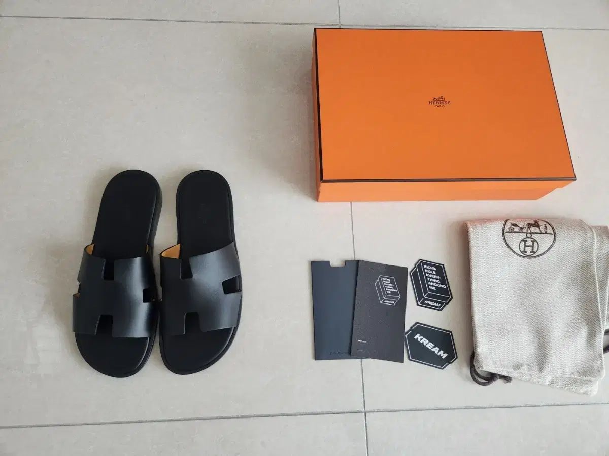 HERMES エルメス イズミール スリッパ 黒