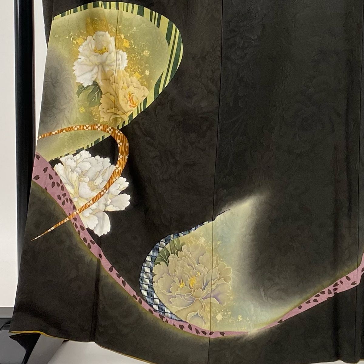 振袖 身丈164.5cm 裄丈69.5cm L 袷 牡丹 花びら 金糸 金彩 深緑