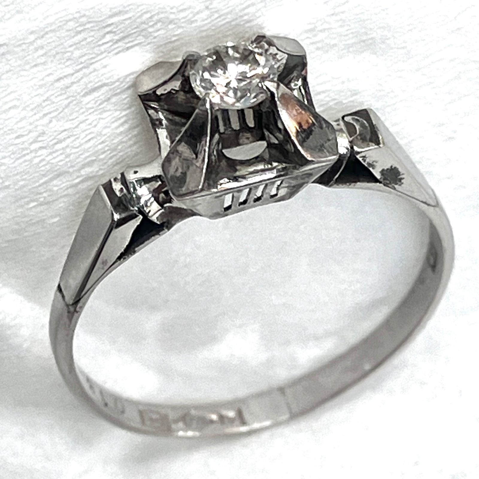 上美品⭐️ Pt850+ダイヤの指輪】 立て爪タイプデザインリング Pt850 