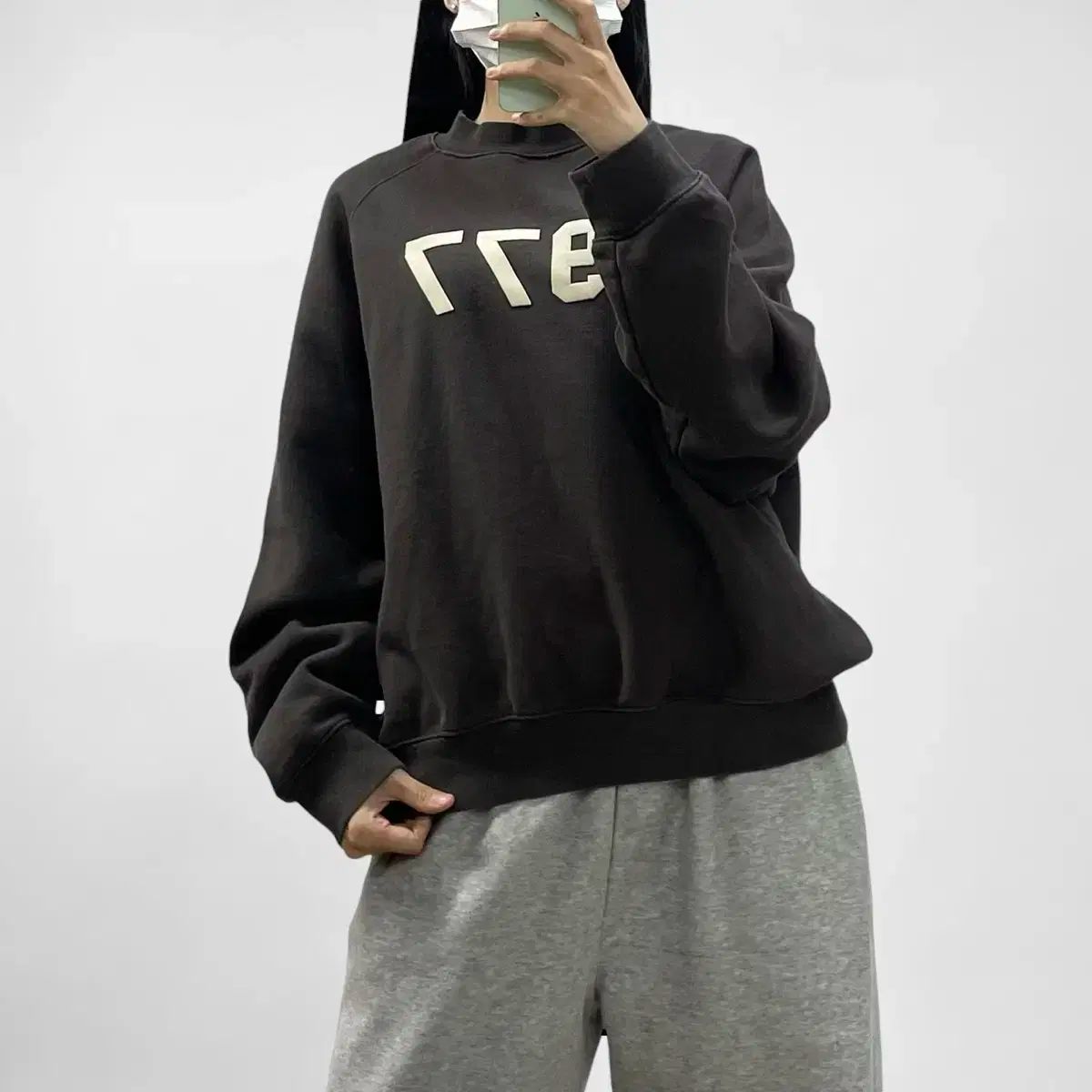 【雷市場（ポンジャン）商品韓国直送】 ESSENTIALS(エッセンシャルズ) FEAR OF GOD(フィアオブゴッド) 1977 クルーネック パーカー