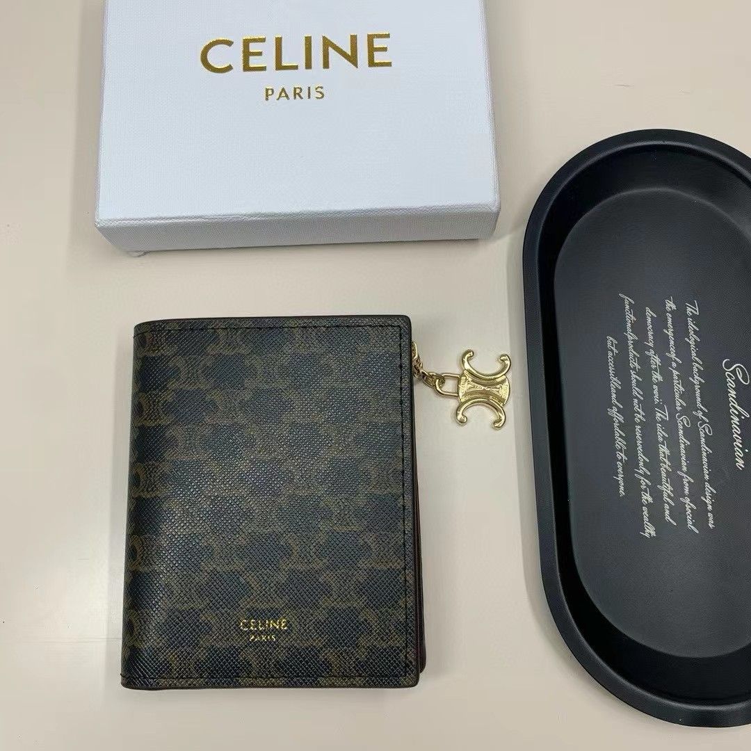 【新品未使用】（Celine）セリーヌ レディース 二折り財布（ブラウンカーフスキン）#u10