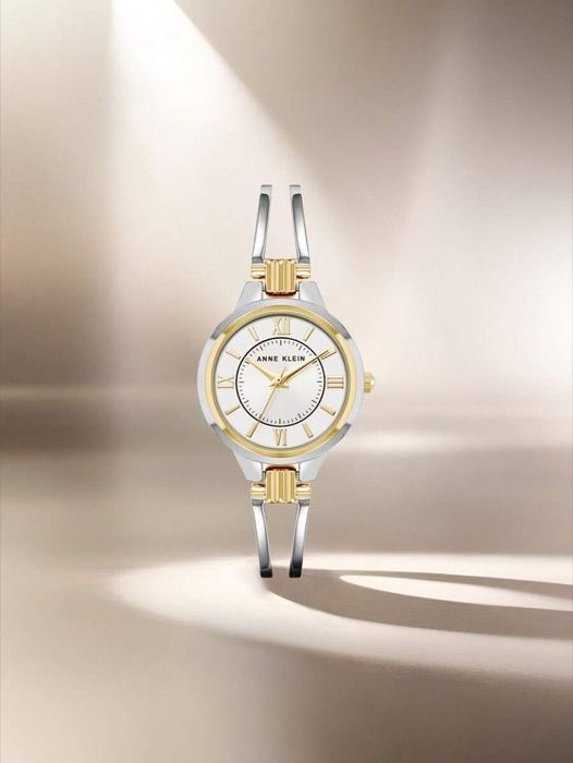 腕時計 レディース クォーツ 女性用シルバーステンレススチールバングルウォッチ ゴールドトーンのダイアルラウンドドレスウォッチ エレガントなアナログウォッチ 毎日のビジネスワークウェアに適したレディース防水クォーツ