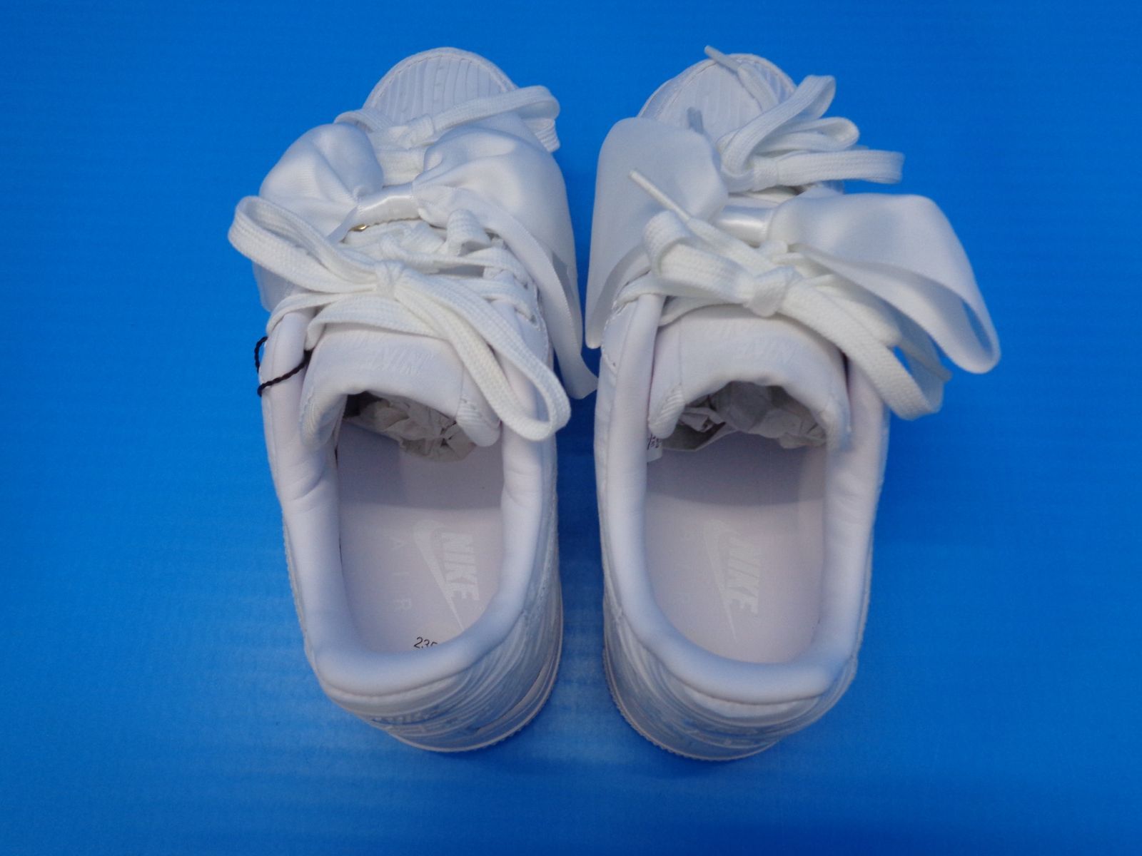 77-15 NIKE women s AIR FORCE 1 07 LX BOW DV4244-111 SIZE 23.5cm