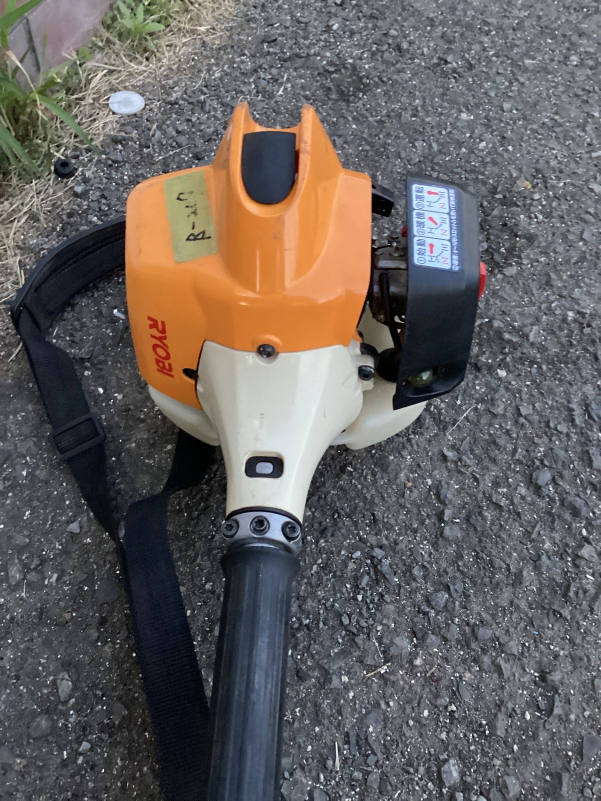 リョービRYOBI 草刈り機　　作動確認済み Amazon | 京セラ(Kyocera) 旧リョービ エンジン刈払機 EKK-2610