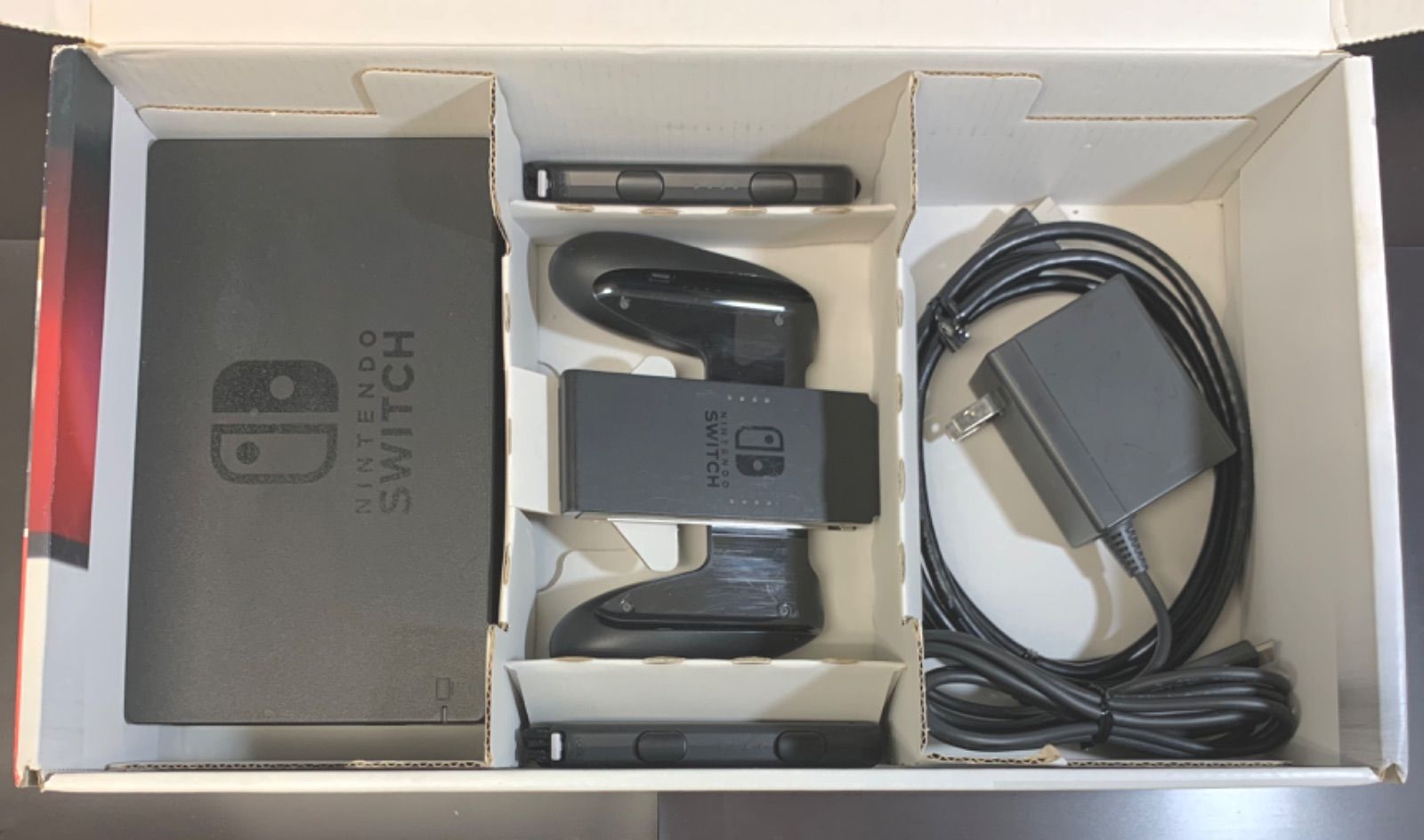 超美品‼️ ニンテンドースイッチ+バッテリー新品+ガラス付き+箱付きフルセッ… 保障できる】 超美品‼️ ニンテンドースイッチ+バッテリー新品+