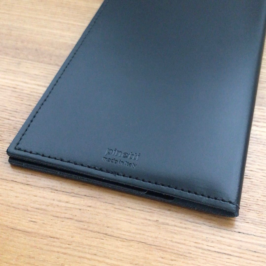 【匿名配送】本革pinetti イタリアブランド ピネッティ パスポートケース 送料無料】pinetti イタリア製カーフレザー パスポートケース