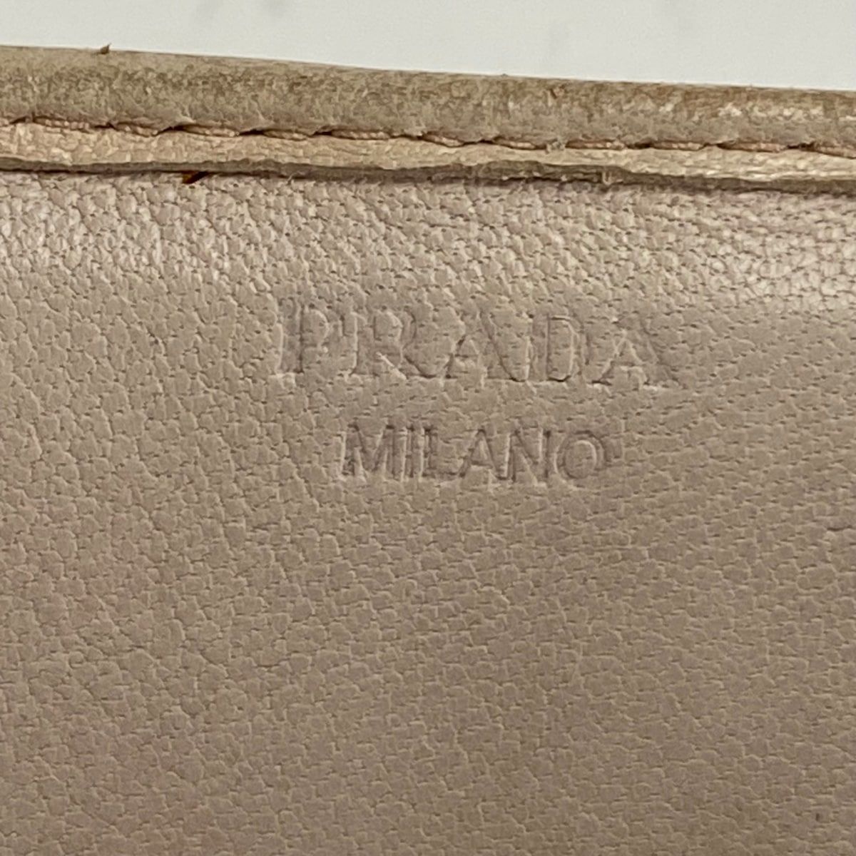 PRADA(プラダ) 長財布 ギャザーウォレット ベージュ レザー