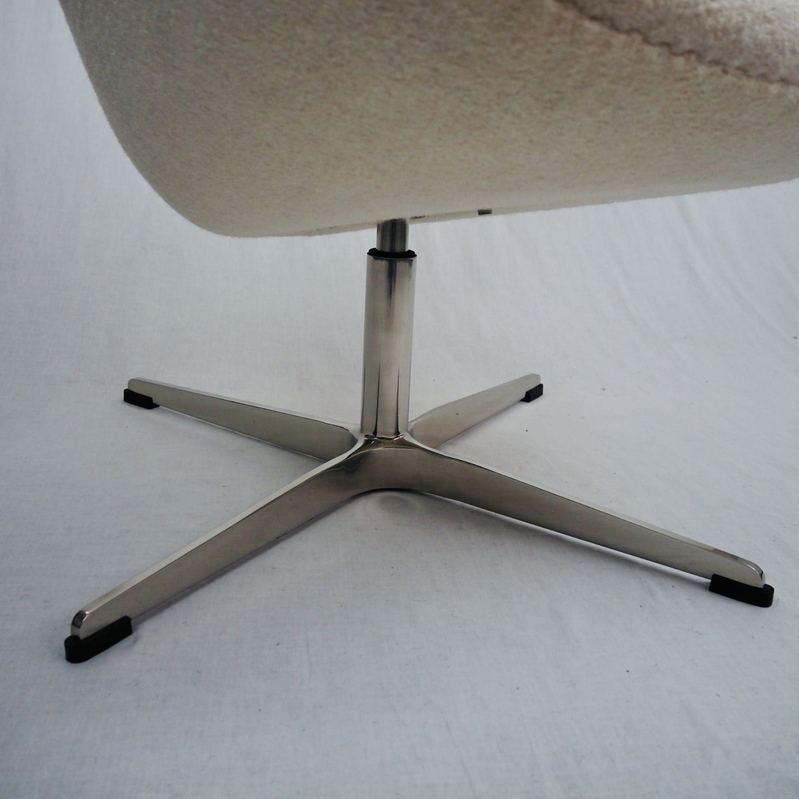 スワンチェア（リプロダクト品） 一人掛けソファ ラウンジチェア 1人