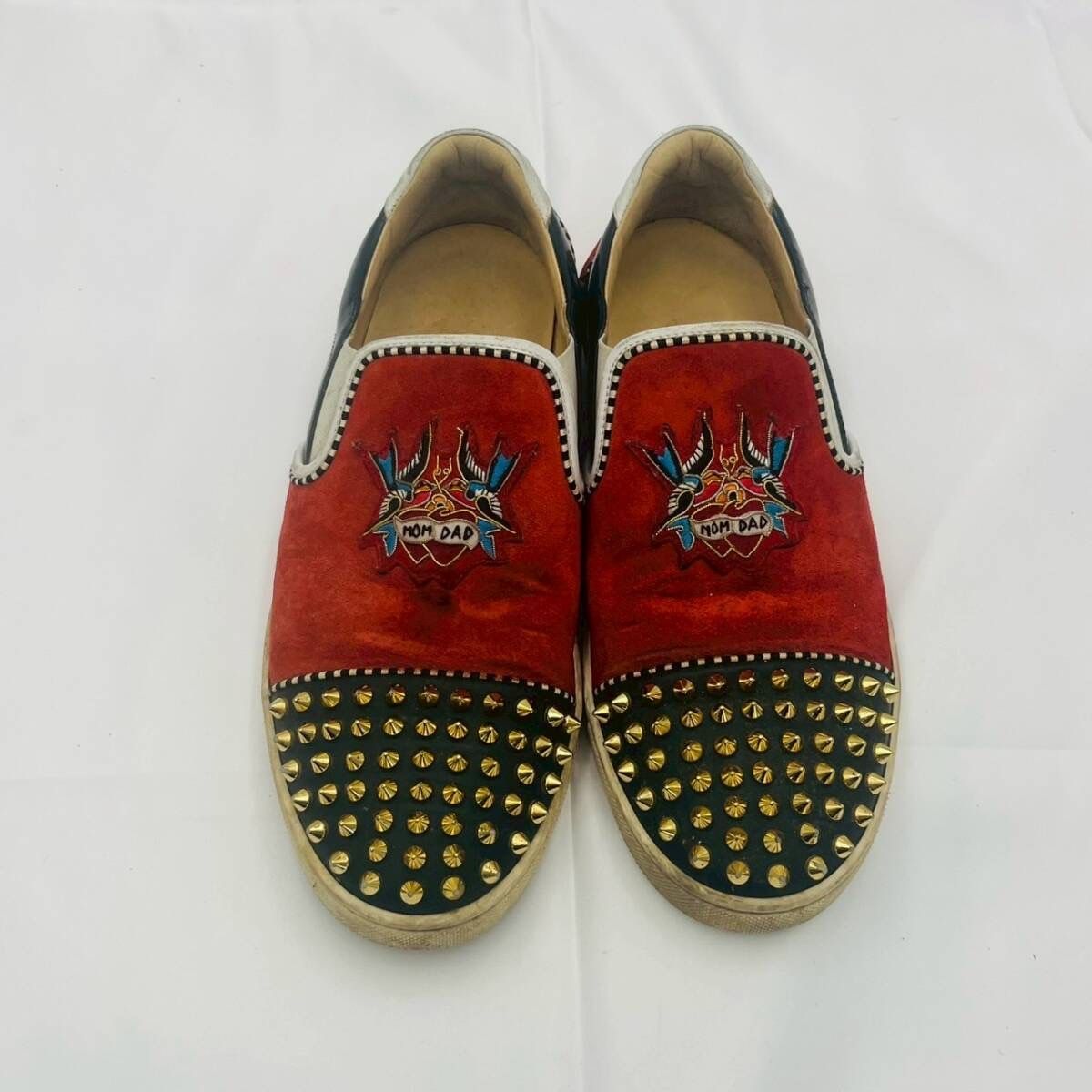 【Christian Louboutin】 ロゴ刺繍 スリッポン スニーカー ❗️✨インパクト大✨❗️】Christian Louboutin ✨スタッズ
