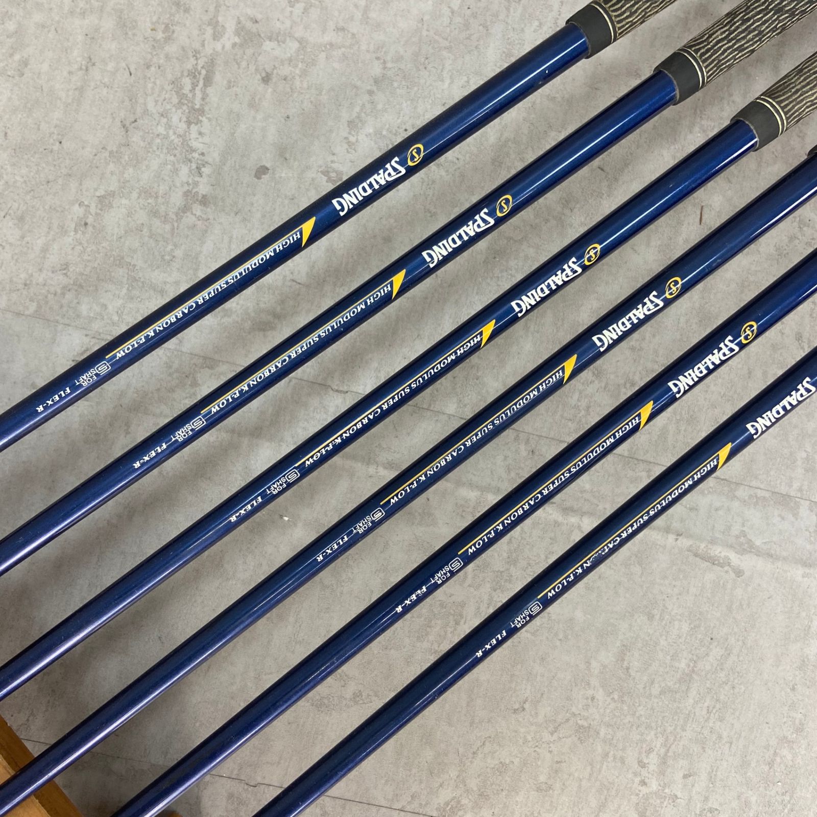 SPALDING - SPALDING スポルディング　HIGH　BALL　POWERIRON ハイボール　パワーアイアン　メンズアイアン6本セット　カーボン　R　右利き用 スポルディング ハイボールパワーアイアン メンズゴルフ