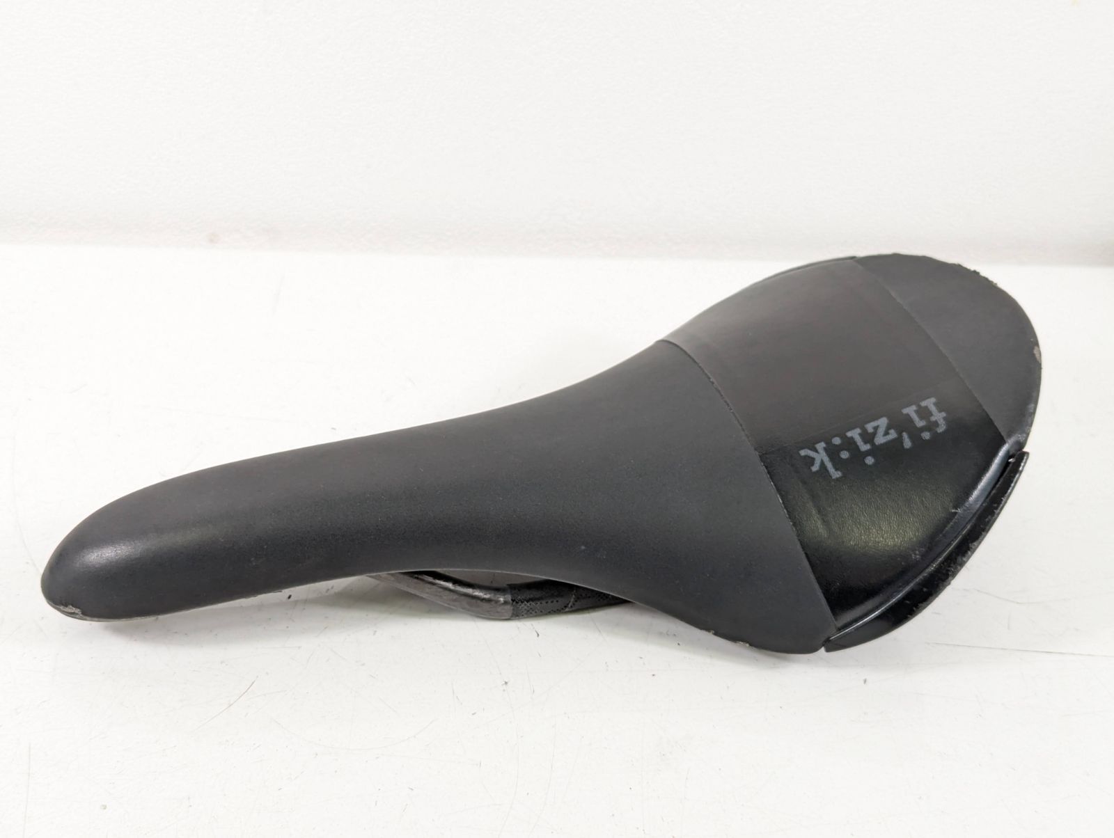 並品】Fizik Aliante ディスカウント R1 カーボンレール サドル