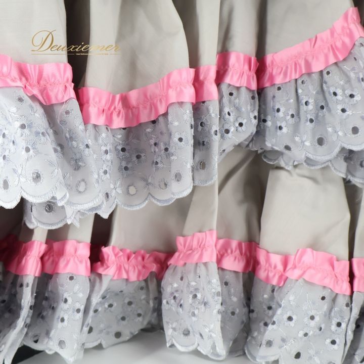 フラメンコ 衣装 ワンピース ドレス ピンク ボランテ フリル レース リボン スペイン製 ボリューム かわいい 刺繍 ダンス 発表会 パーティ グレイ系 おしゃれ エレガント 衣装 かわいいイベント 舞台衣装