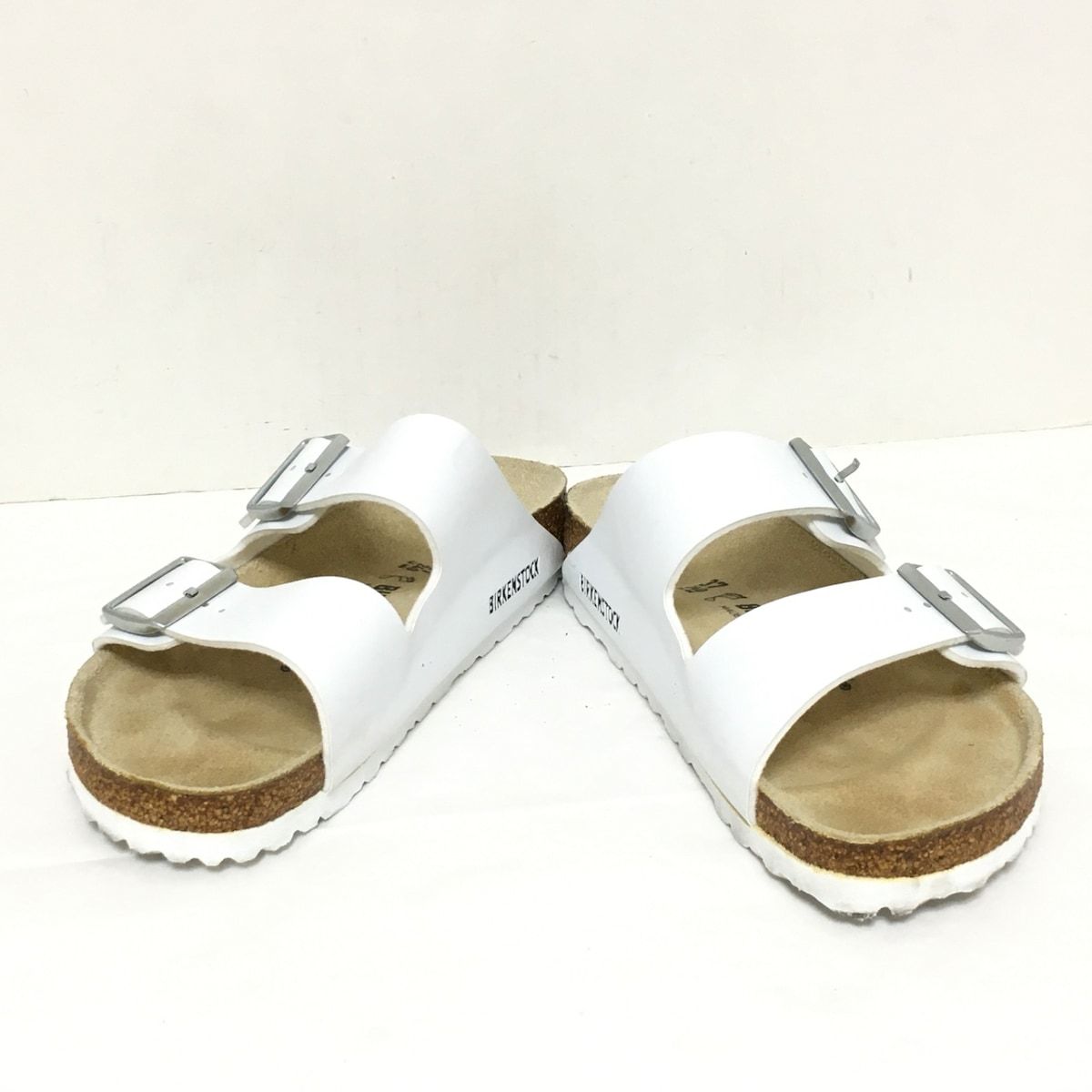 BIRKEN STOCK(ビルケンシュトック) サンダル 37 レディース - 白 合皮