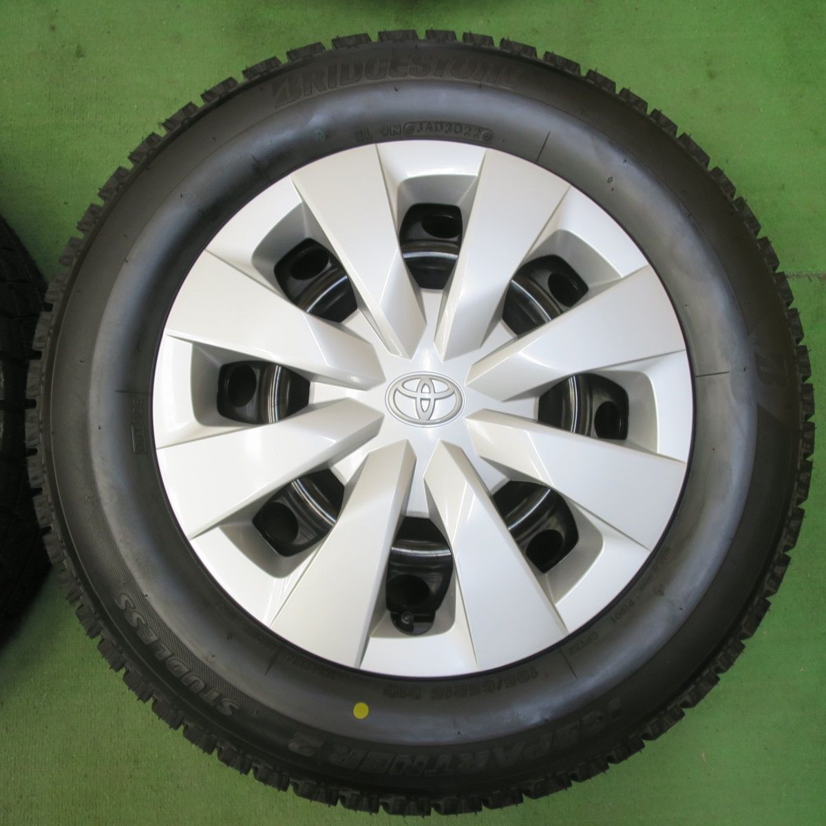 未使用！22年☆トヨタ カローラ ツーリング 純正 スチール 195/65R15