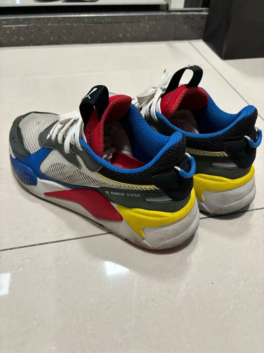 プーマ トイ スニーカー コラボ ランニングシューズ