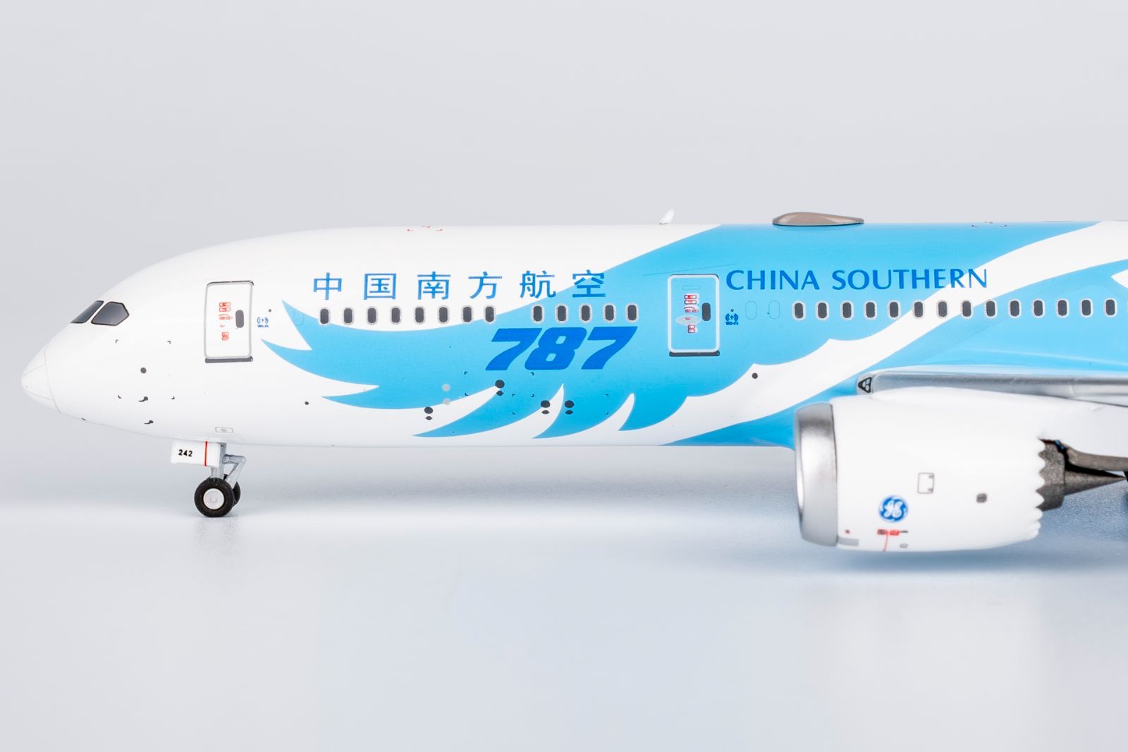 NGmodel 中国南方航空 787-9 ドリームライナー B-1242 1|400 24177
