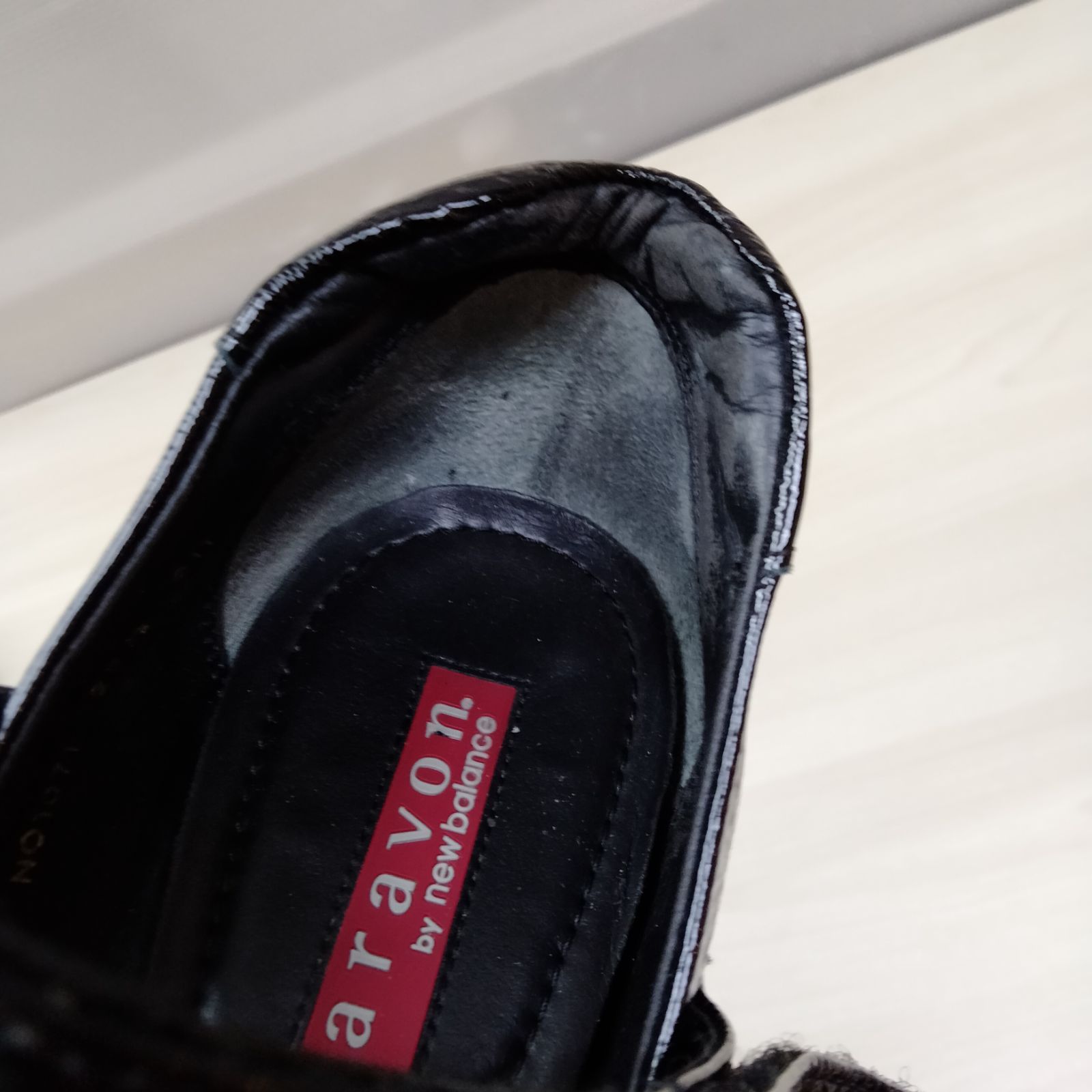 aravon BY new balance 黒 エナメル ストラップ 23センチ 2025年最新】aravon by new balanceの人気アイテム - メルカリ